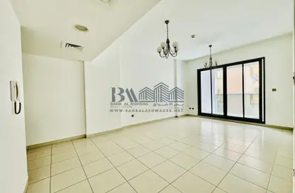 Apartment - 1 Bedroom - 2 Bathrooms for rent in Al Jazeira Road - Al Muraqqabat - Deira - Dubai