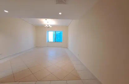 شقة - 3 غرف نوم - 3 حمامات للايجار في شارع الشيخ زايد - دبي