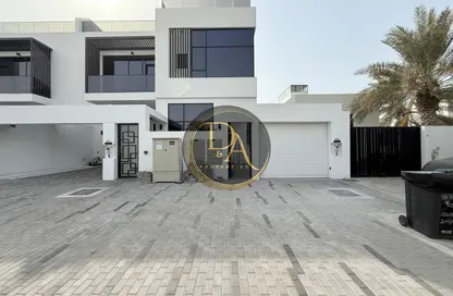 Villa - 6 Bedrooms - 7 Bathrooms for rent in Jumeirah 1 Villas - Jumeirah 1 - Jumeirah - Dubai