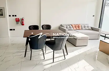 Apartment - 1 Bedroom - 1 Bathroom for sale in The Gate - Masdar City - Abu Dhabi
