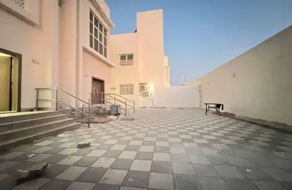 شقة - 3 غرف نوم - 4 حمامات للايجار في مدينة الرياض - أبوظبي