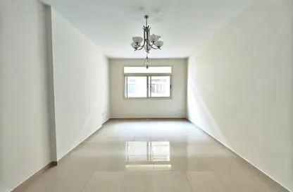 Apartment - 1 Bedroom - 2 Bathrooms for rent in Muwaileh 29 Building - Muwaileh - Sharjah