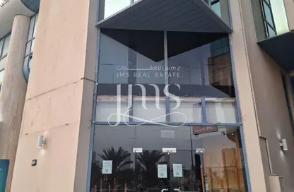 Shop - Studio - 1 Bathroom for rent in Al Khan Lagoon Tower - Al Khan Lagoon - Al Khan - Sharjah