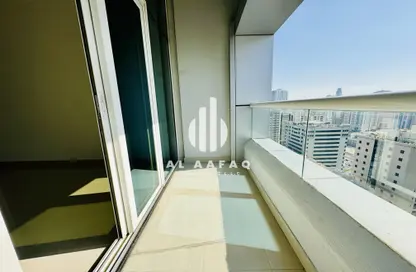 شقة - 2 غرف نوم - 3 حمامات للايجار في أبراج التعاون - الخان - الشارقة