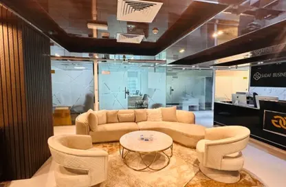 Business Centre - Studio - 2 Bathrooms for rent in Iris Bay - Business Bay - Dubai