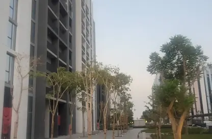 شقة - غرفة نوم - 2 حمامات للايجار في إيست فييليدج - الجادة - الشارقة