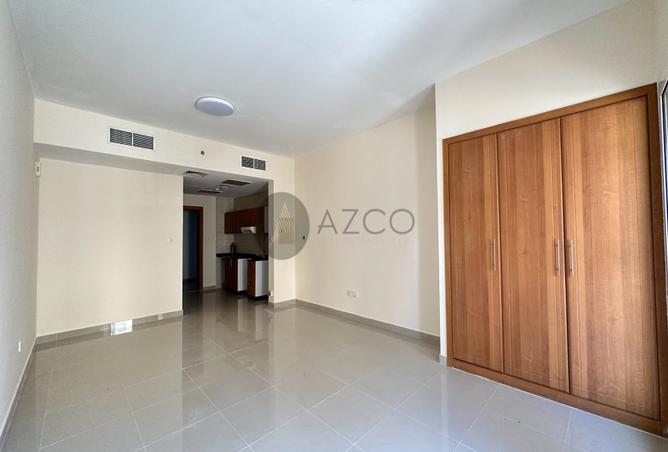 Apartment - 1 Bathroom for rent in Maple 2 - Emirates Gardens 2 - Jumeirah Village Circle - Dubai