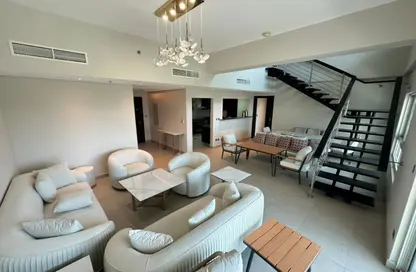 Apartment - 3 Bedrooms - 4 Bathrooms for sale in Tower B - Jumeirah Heights - Jumeirah Islands - Dubai