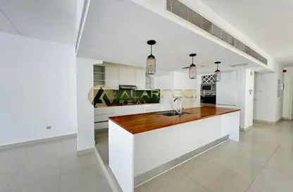 Villa - 4 Bedrooms - 5 Bathrooms for rent in District 12 - Jumeirah Village Circle - Dubai