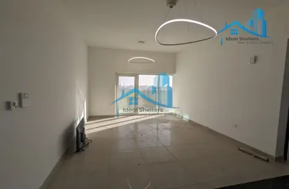شقة - غرفة نوم - 2 حمامات للبيع في عزيزي فاريشتا - الفرجان - دبي