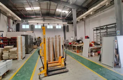Warehouse - Studio - 4 Bathrooms for rent in Al Qusais Industrial Area 1 - Al Qusais Industrial Area - Al Qusais - Dubai