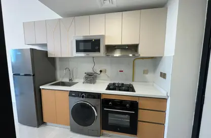 Apartment - Studio - 1 Bathroom for rent in Al Barsha 3 - Al Barsha - Dubai