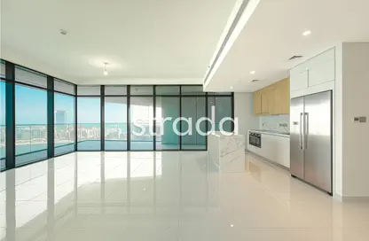 Kitchen image for: Apartment - 3 Bedrooms - 4 Bathrooms for sale in Beach Vista - EMAAR Beachfront - Dubai Harbour - Dubai, Image 1