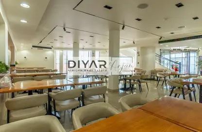 Shop - Studio - 3 Bathrooms for sale in Al Khan Corniche - Al Khan - Sharjah
