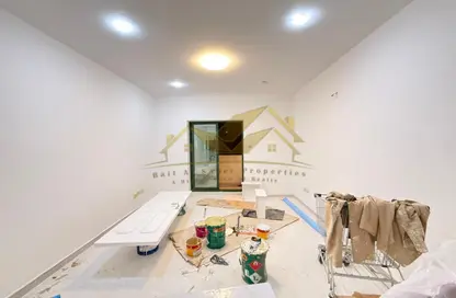 Apartment - Studio - 1 Bathroom for rent in Al Muteena - Deira - Dubai