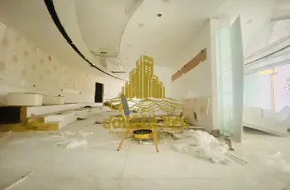Retail - Studio for rent in Khalidiya Street - Al Khalidiya - Abu Dhabi