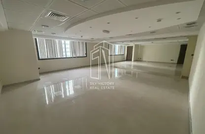 نصف طابق - استوديو - 2 حمامات للايجار في شارع خليفة - أبوظبي