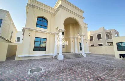 شقة - 3 غرف نوم - 4 حمامات للايجار في مدينة الرياض - أبوظبي