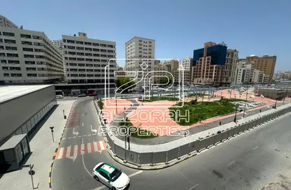 عمارة بالكامل للبيع في المجرة - الشرق - الشارقة