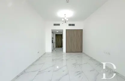 شقة - 1 حمام للايجار في بحيرات سيرينيتي 5 - الضاحية 10 - قرية الجميرا سركل - دبي شقة - 1 حمام للايجار في بحيرات سيرينيتي 5 - الضاحية 10 - قرية الجميرا سركل - دبي