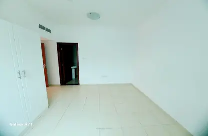 شقة - غرفة نوم - 2 حمامات للايجار في جيجيكو كراون ريزيدنس - التعاون - الشارقة
