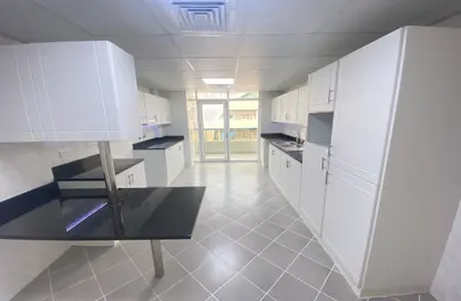 Apartment - 3 Bedrooms - 4 Bathrooms for rent in Diplomat Building - Umm Hurair 1 - Umm Hurair - Dubai