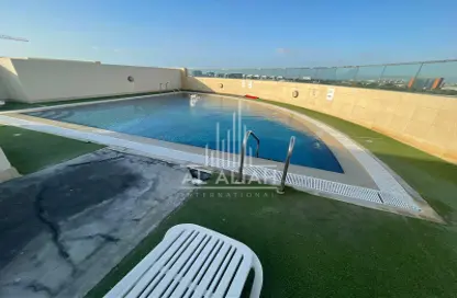 صورة لـ حوض سباحة شقة - 2 غرف نوم - 3 حمامات للايجار في روضة أبو ظبي - أبوظبي ، صورة رقم 1