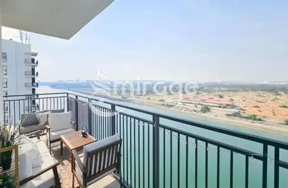 Apartment - 3 Bedrooms - 4 Bathrooms for sale in Waters Edge - Yas Island - Abu Dhabi