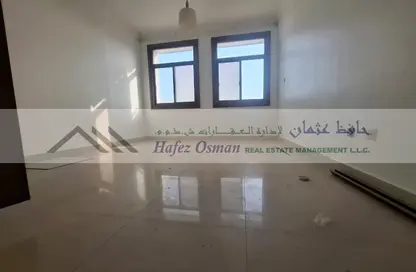 شقة - 2 غرف نوم - 2 حمامات للايجار في شارع المطار - أبوظبي