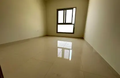 Apartment - 3 Bedrooms - 4 Bathrooms for rent in Al Jurf 2 - Al Jurf - Ajman Downtown - Ajman