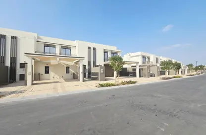 Townhouse - 2 Bedrooms - 4 Bathrooms for sale in Falcon Island North - Falcon Island - Al Hamra Village - Ras Al Khaimah