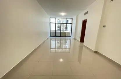 Apartment - 3 Bedrooms - 2 Bathrooms for rent in Hamdan Street - Abu Dhabi