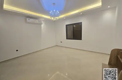 فيلا - 4 غرف نوم - 6 حمامات للايجار في قرية الاميرة - الياسمين - عجمان