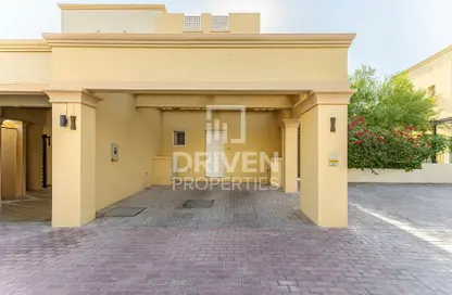 فيلا - 2 غرف نوم - 3 حمامات للايجار في الينابيع 11 - الينابيع - دبي