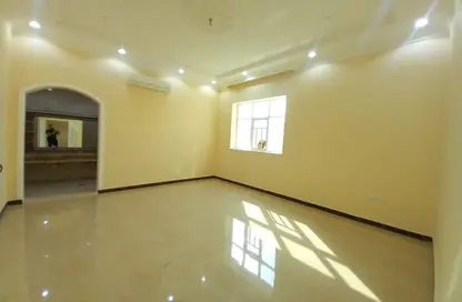 Villa - 4 Bedrooms - 6 Bathrooms for rent in Madinat Al Riyad - Abu Dhabi
