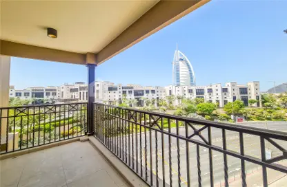 Apartment - 4 Bedrooms - 5 Bathrooms for sale in Lamtara 1 - Madinat Jumeirah Living - Umm Suqeim - Dubai