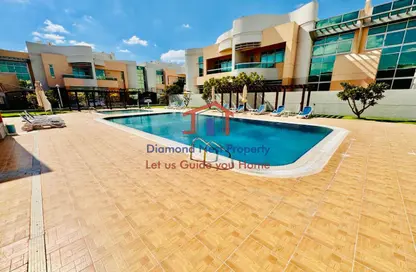 Villa - 5 Bedrooms - 7 Bathrooms for rent in Al Dhabi Residence complex - Khalifa Park - Eastern Road - Abu Dhabi