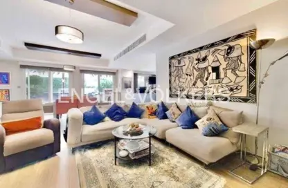 Villa - 7+ Bedrooms - 6 Bathrooms for sale in Springs 15 - The Springs - Dubai