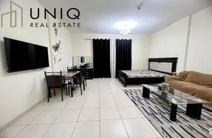 Apartment - 7+ Bedrooms - 1 Bathroom for sale in IC1-EMR-08 - Emirates Cluster - International City - Dubai