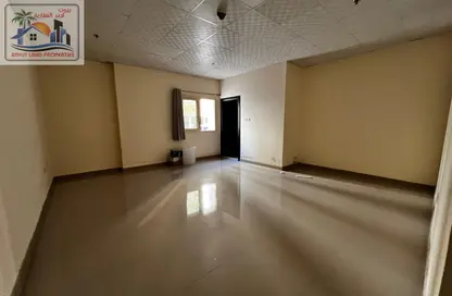 Apartment - Studio - 1 Bathroom for rent in Al Fardan Centre - Al Majaz 3 - Al Majaz - Sharjah