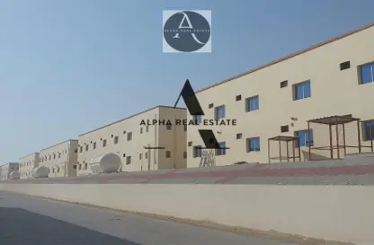 سكن الموظفين - استوديو - 8 حمامات للايجار في المنطقة الصناعية القديمة - أم القيوين