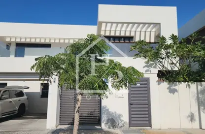 Villa - 4 Bedrooms - 7 Bathrooms for rent in West Yas - Yas Island - Abu Dhabi
