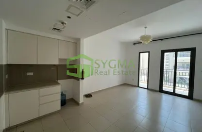 Apartment - 1 Bedroom - 1 Bathroom for rent in Hayat Boulevard-2B - Hayat Boulevard - Town Square - Dubai