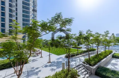 Apartment - 1 Bedroom - 2 Bathrooms for rent in Marina Vista - EMAAR Beachfront - Dubai Harbour - Dubai
