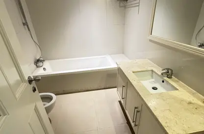 Apartment - 1 Bedroom - 1 Bathroom for rent in Airport Road - Abu Dhabi
