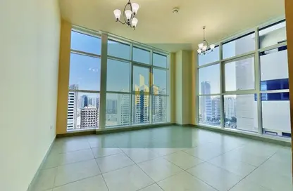 Apartment - 1 Bedroom - 2 Bathrooms for rent in Corniche View Tower - Corniche Road - Abu Dhabi