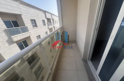 شقة - 2 غرف نوم - 3 حمامات للايجار في مجمع مويلح - تجارية مويلح - الشارقة