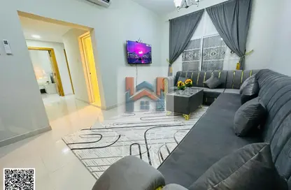 شقة - 2 غرف نوم - 2 حمامات للايجار في مساكن كورنيش عجمان - طريق كورنيش عجمان - عجمان