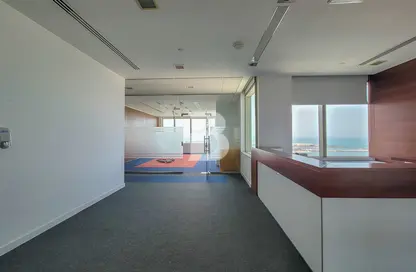 Full Floor - Studio - 4 Bathrooms for rent in Corniche Road - Abu Dhabi