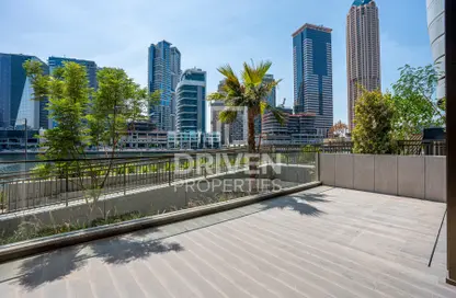 Apartment - 3 Bedrooms - 5 Bathrooms for sale in Peninsula Five - Peninsula - Business Bay - Dubai